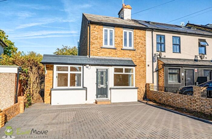3 Bedroom End Of Terrace House For Sale In Gander Green Lane, Cheam, Sutton, Surrey, SM3