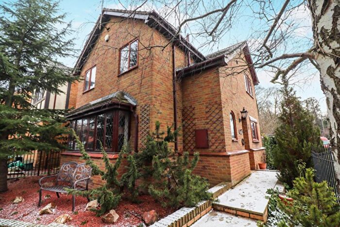 3 Bedroom Detached House For Sale In Wymington Park, Rushden, NN10