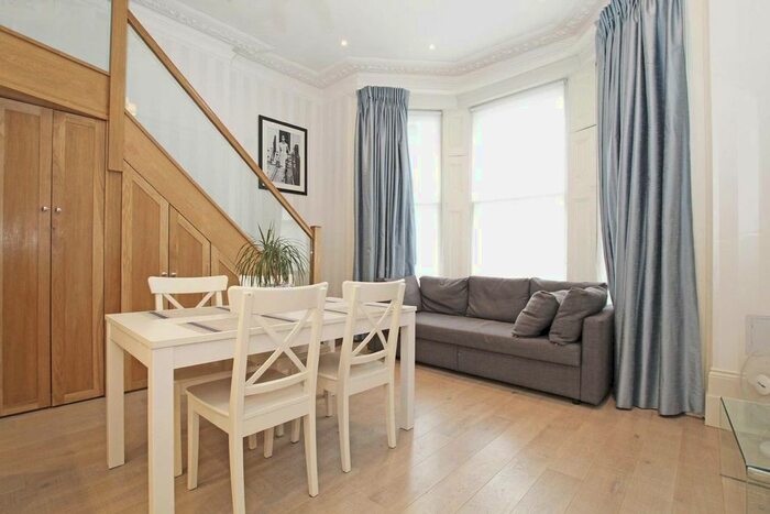 Studio To Rent In Holland Road, London, W14
