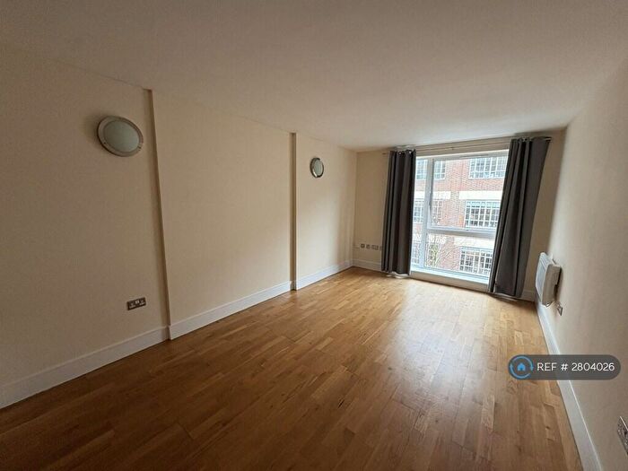 1 Bedroom Flat To Rent In Grove Court, London, SE15