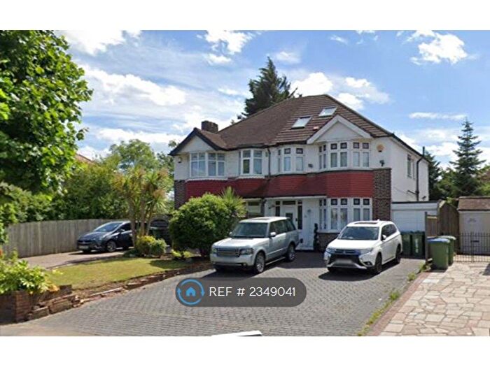 5 Bedroom Semi-Detached House To Rent In Sidcup Road, London, SE9