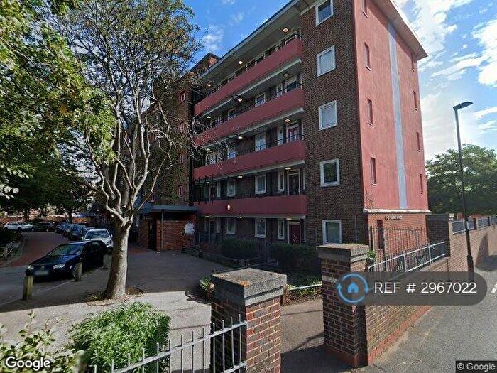 2 Bedroom Flat To Rent In Palmer House, London, SE14