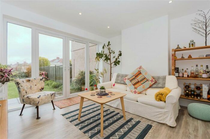 3 Bedroom Semi-Detached House To Rent In Kingsway, Kingswood, Bristol, BS15