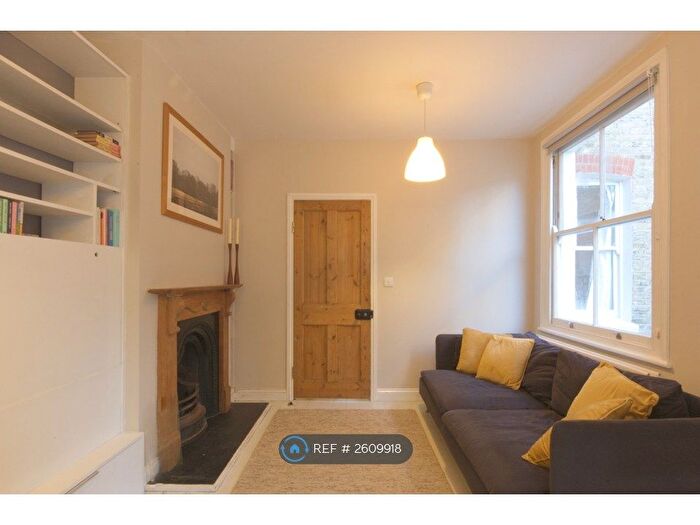 2 Bedroom Flat To Rent In Penwith Road, London, SW18