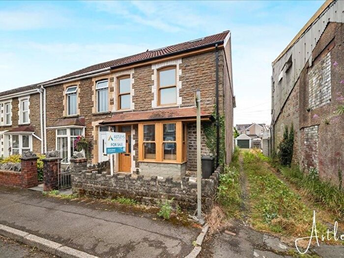 3 Bedroom End Of Terrace House For Sale In Coombes Road, Neath, SA10