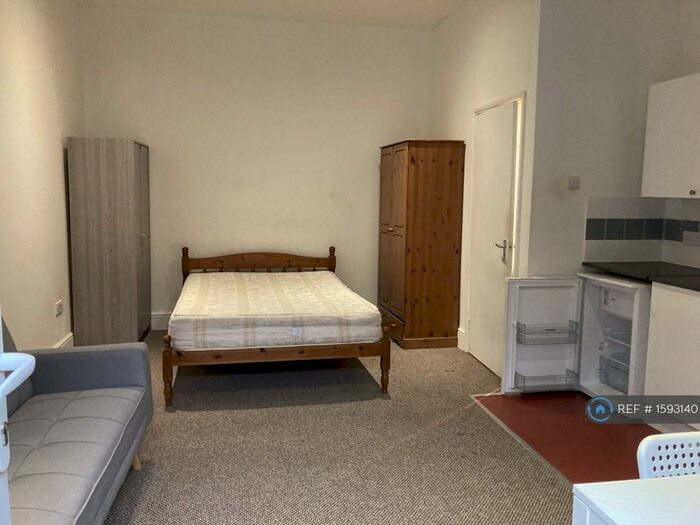 Studio To Rent In Herne Hill, London, SE24