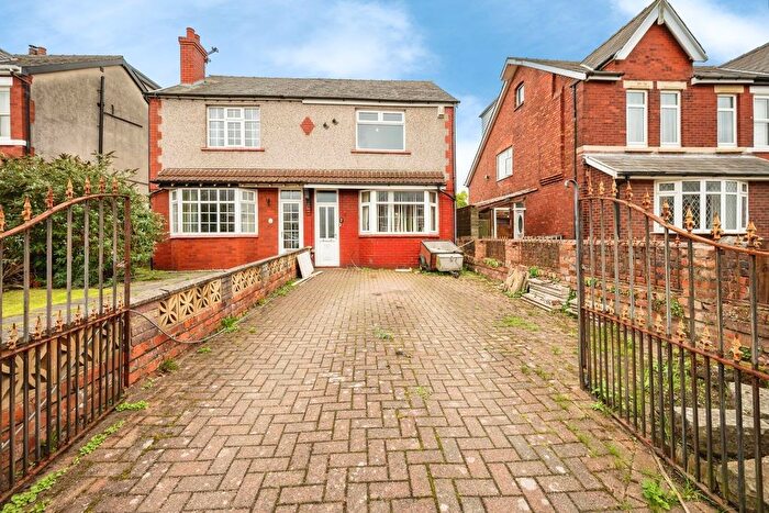 3 Bedroom Semi-Detached House For Sale In Lytham Road, Southport, PR9