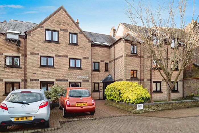 2 Bedroom Apartment For Sale In St. Ellens Court, Beverley, HU17