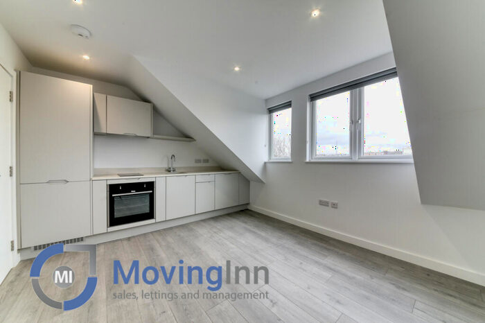 1 Bedroom Flat To Rent In Bensham Lane, Thornton Heath, Surrey, CR7