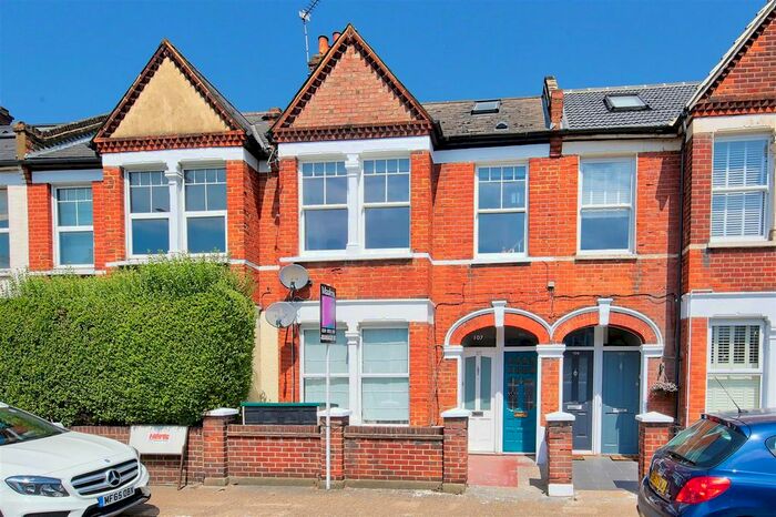 3 Bedroom Maisonette To Rent In Penwith Road, London, SW18
