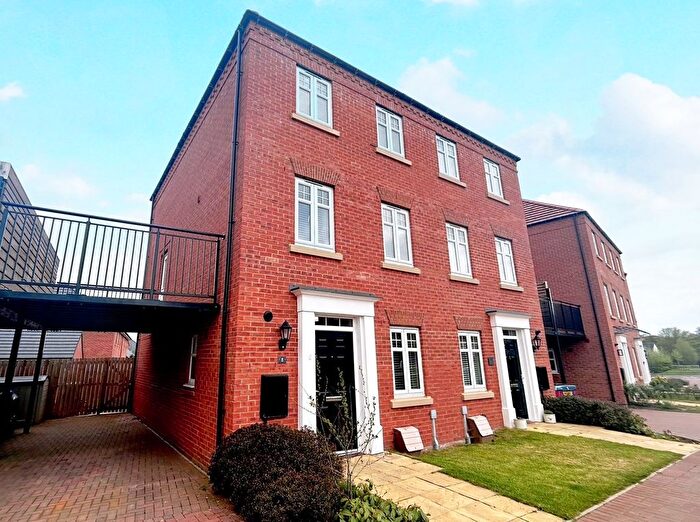 4 Bedroom Town House To Rent In Muirfield, Durham, DH1