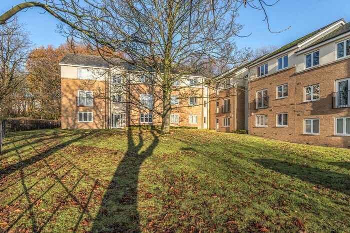 2 Bedroom Flat To Rent In Oak Tree Lane, Killingbeck, Leeds, LS14