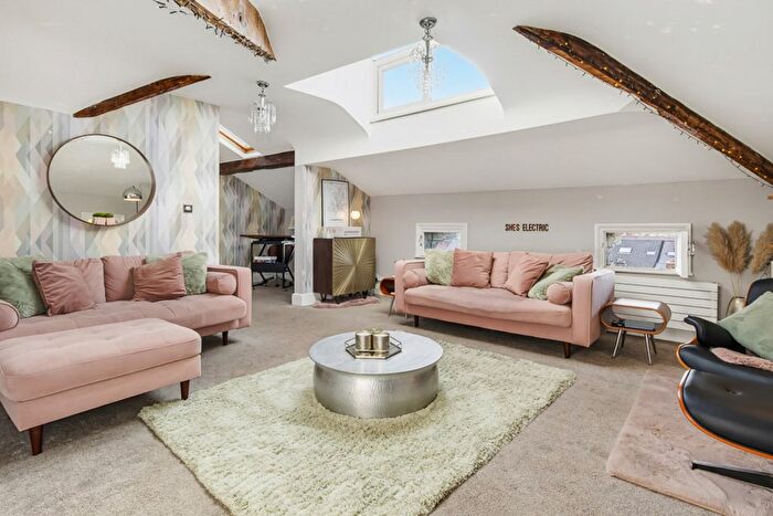 4 Bedroom Flat For Sale In Fulwood Park, Liverpool, L17