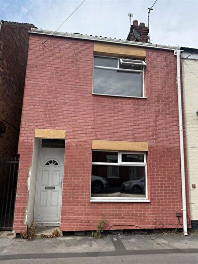 2 Bedroom End Of Terrace House For Sale In Rensburg Street, Hull, HU9
