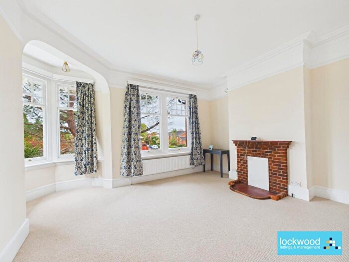 3 Bedroom Flat To Rent In Upper Gordon Road, Camberley, GU15