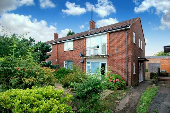 2 Bedroom Maisonette To Rent In Queensway, Horsham, RH13