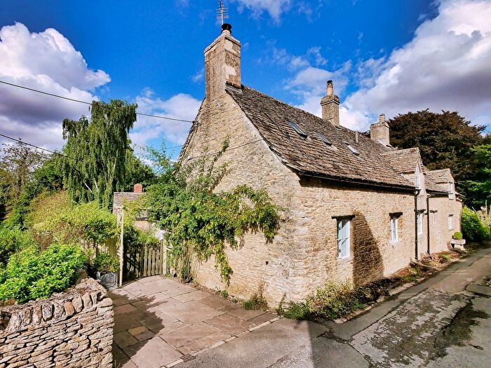 3 Bedroom Cottage To Rent In Driffield, Cirencester, GL7