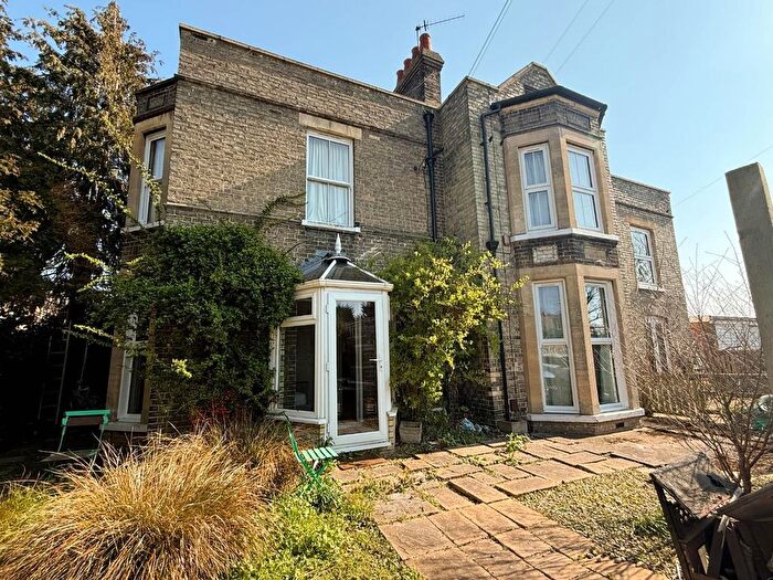 2 Bedroom Flat For Sale In Pamplin House Fernlea Close, Cambridge, CB1