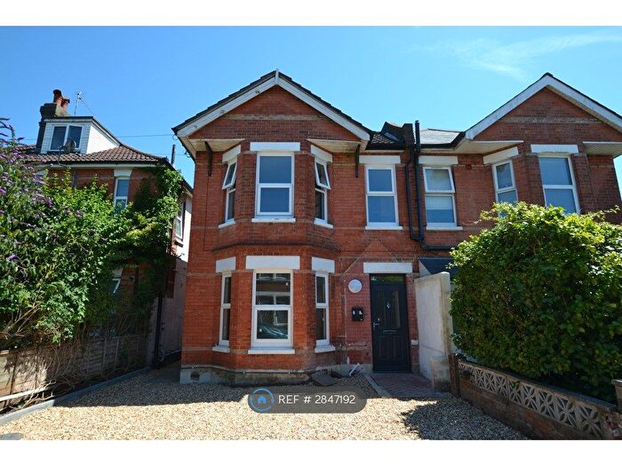 2 Bedroom Flat To Rent In Fortescue Road, Bournemouth, BH3