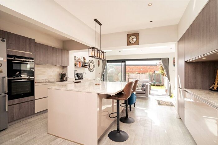 4 Bedroom Terraced House For Sale In Lower Downs Road, Raynes Park, Wimbledon, SW20