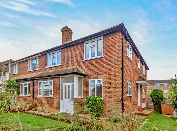 2 Bedroom Maisonette To Rent In Verona Drive, Surbiton, Surrey, KT6