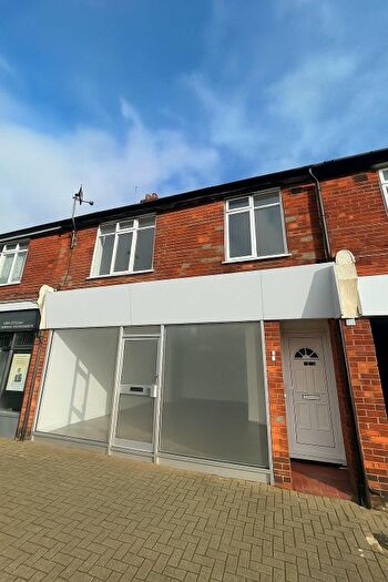 2 Bedroom Maisonette To Rent In Crabtree Arcade, Grand Avenue, BN15