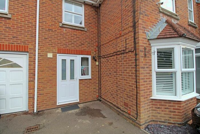 1 Bedroom Flat To Rent In Primrose Close, Burgess Hill, RH15