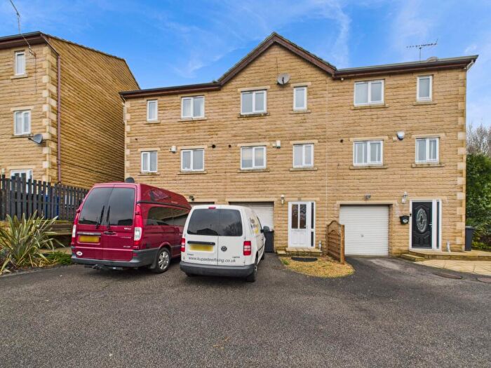 3 Bedroom Terraced House For Sale In Ridge View Drive, Sheffield, S9