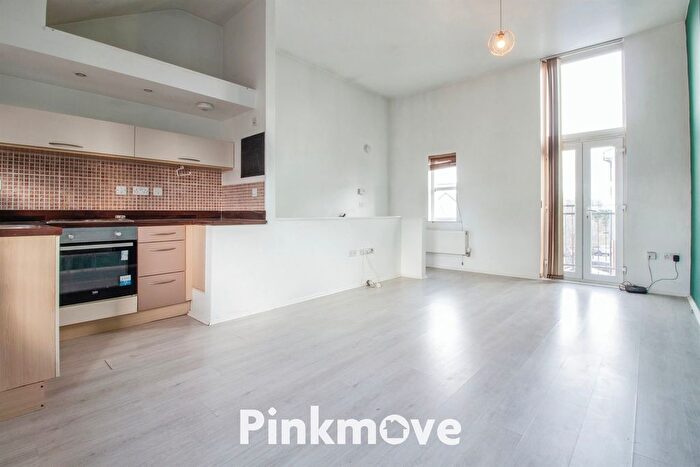 2 Bedroom Maisonette For Sale In Ariel Reach, Newport, NP20