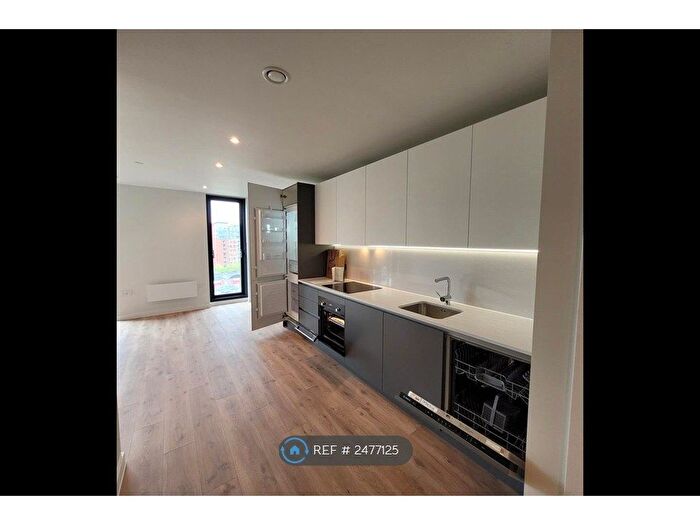 1 Bedroom Flat To Rent In Aspin Lane, Manchester, M4