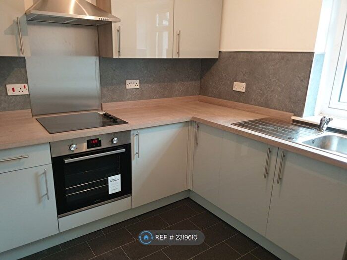 2 Bedroom Flat To Rent In Wellhead Court, Lanark, ML11