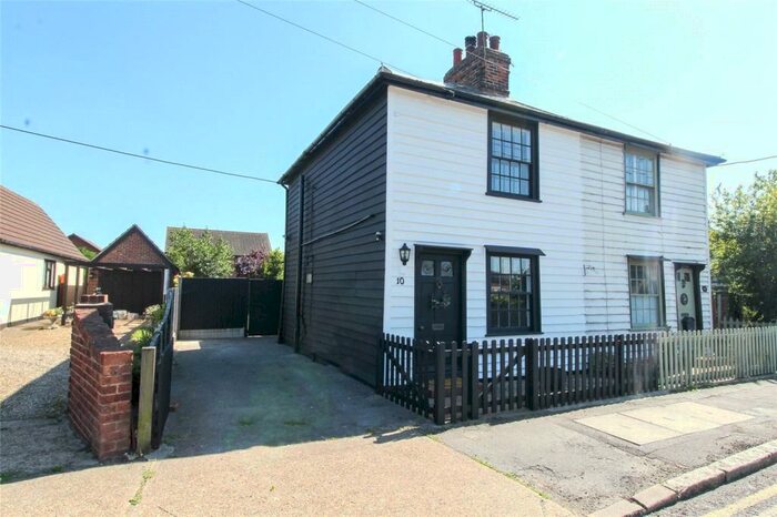 2 Bedroom Semi-Detached House To Rent In Hart Road, Thundersley, Essex, SS7