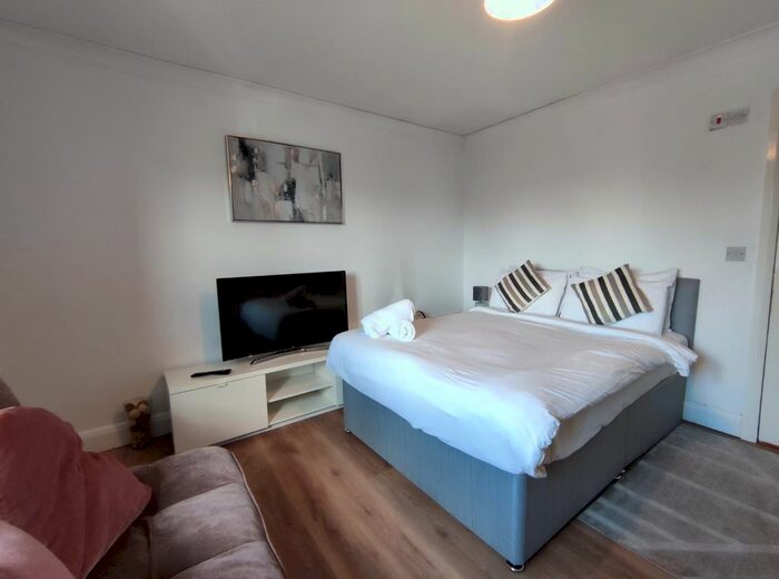 1 Bedroom Studio To Rent In London Road, Sevenoaks, TN13