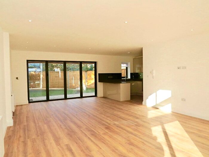2 Bedroom Detached House To Rent In Edeleny Close, East Finchley, London, N2