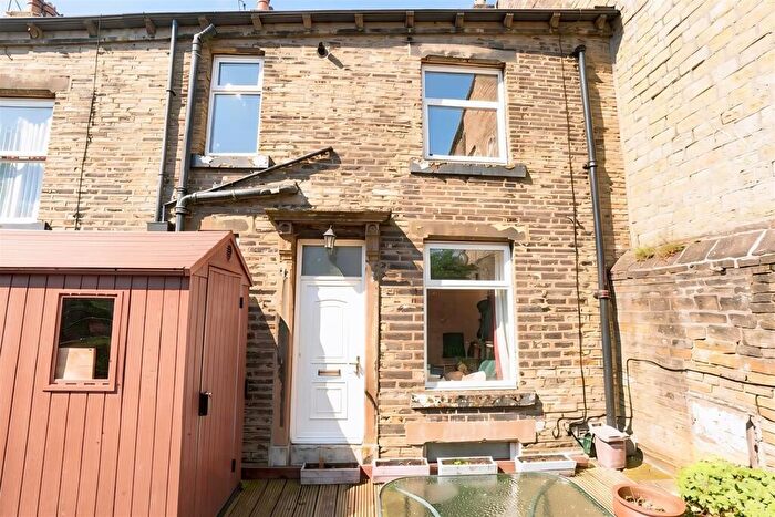 2 Bedroom Terraced House For Sale In Dean Street, Greetland, Halifax, HX4