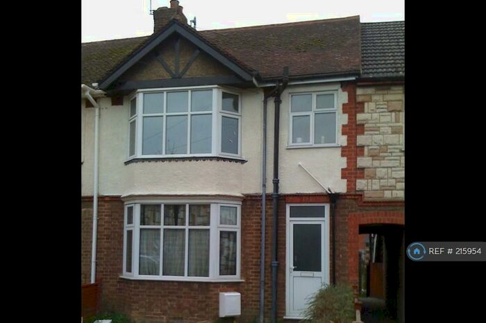 3 Bedroom Terraced House To Rent In Wordsworth Road, Beds, LU4
