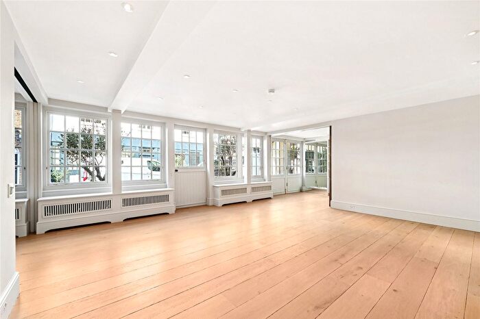 5 Bedroom Mews To Rent In Old Barrack Yard, London, SW1X