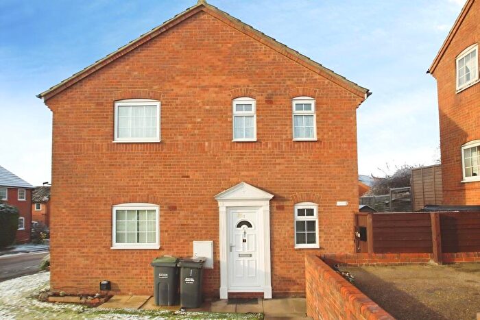 Studio To Rent In Twyford Drive, Wigmore, Luton, LU2