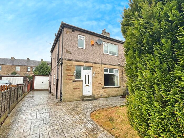 3 Bedroom Semi Detached House For Sale In Denbrook Crescent, Bradford, West Yorkshire, BD4