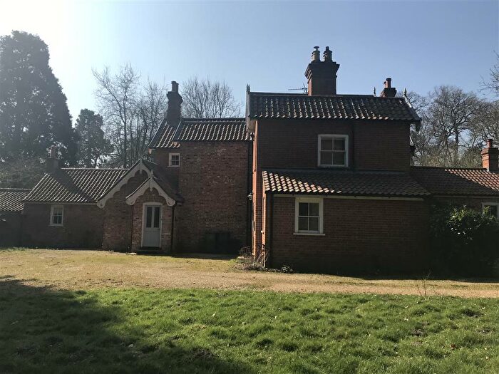 5 Bedroom House To Rent In Melton Park, Melton Constable, NR24