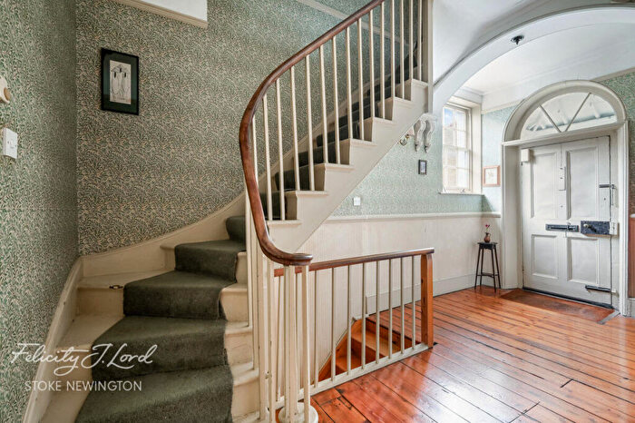 4 Bedroom Semi-Detached House For Sale In Stamford Grove West, London, N16