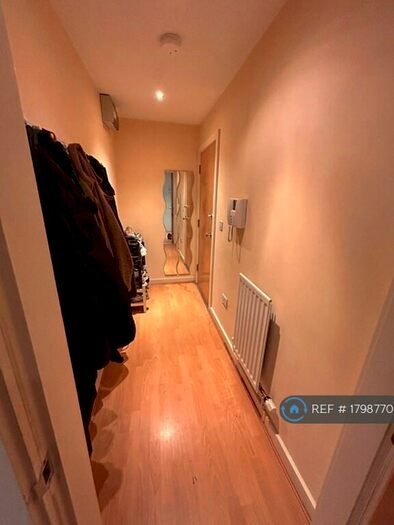 2 Bedroom Flat To Rent In Manchester, Manchester, M21