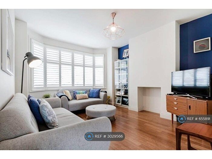 4 Bedroom End Of Terrace House To Rent In Avondale Road, London, N3