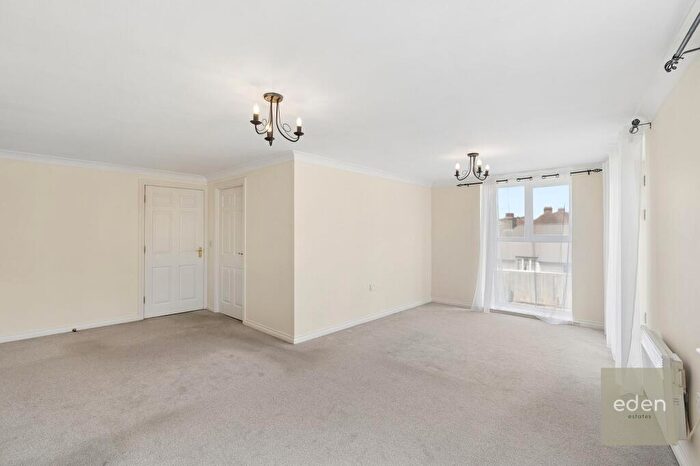 2 Bedroom Flat For Sale In Bambridge Court, Lee Heights, ME14