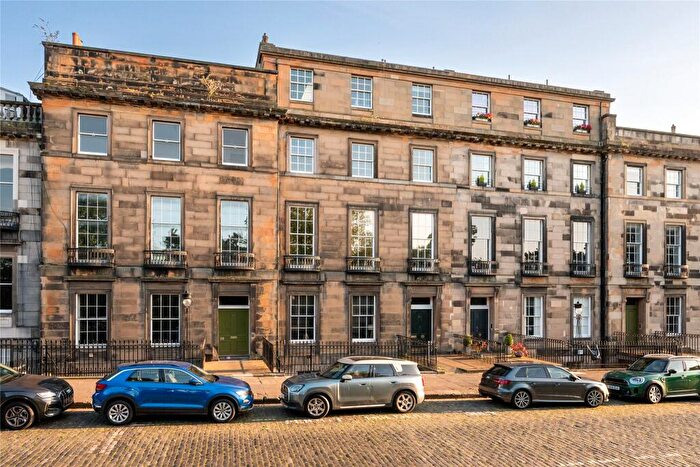 2 Bedroom Apartment For Sale In Carlton Terrace, Edinburgh, EH7