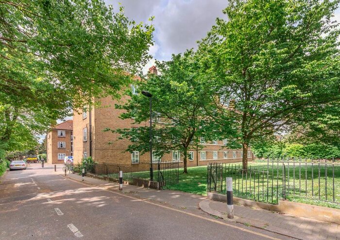 2 Bedroom Flat To Rent In Fulham Palace Road, Bishop's Park, London, SW6