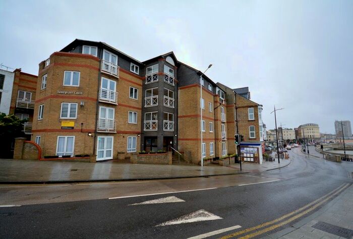 2 Bedroom Flat To Rent In Fort Hill, Margate, CT9