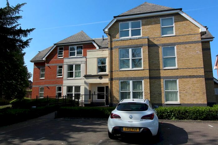 2 Bedroom Flat For Sale In Tower Court, Vicarage Road, Egham, TW20