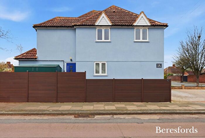 3 Bedroom End Of Terrace House For Sale In Worcester Avenue, Upminster, RM14