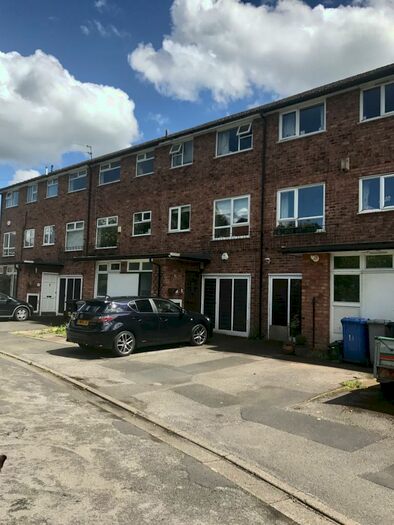 3 Bedroom Town House To Rent In Bollin Drive, Sale, M33